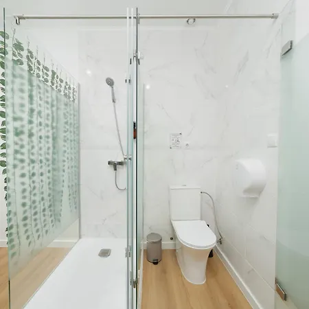 Гостевой дом With Ac And Private Wc - Intendente Metro Station Лиссабон