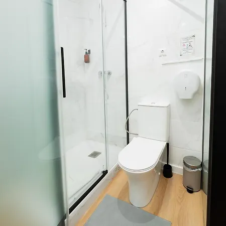 Гостевой дом With Ac And Private Wc - Intendente Metro Station Лиссабон